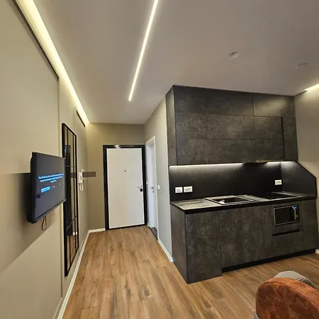 Tirana 5 Stars *