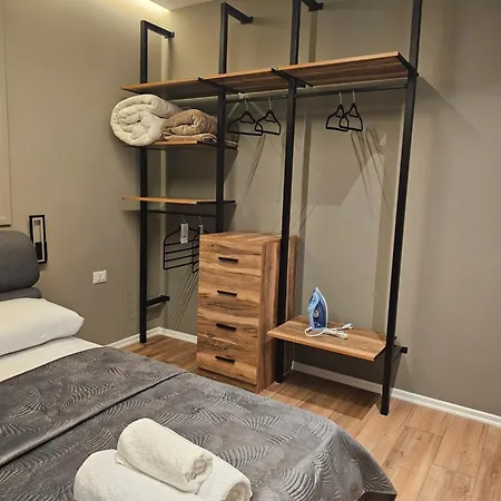 Tirana 5 Stars *